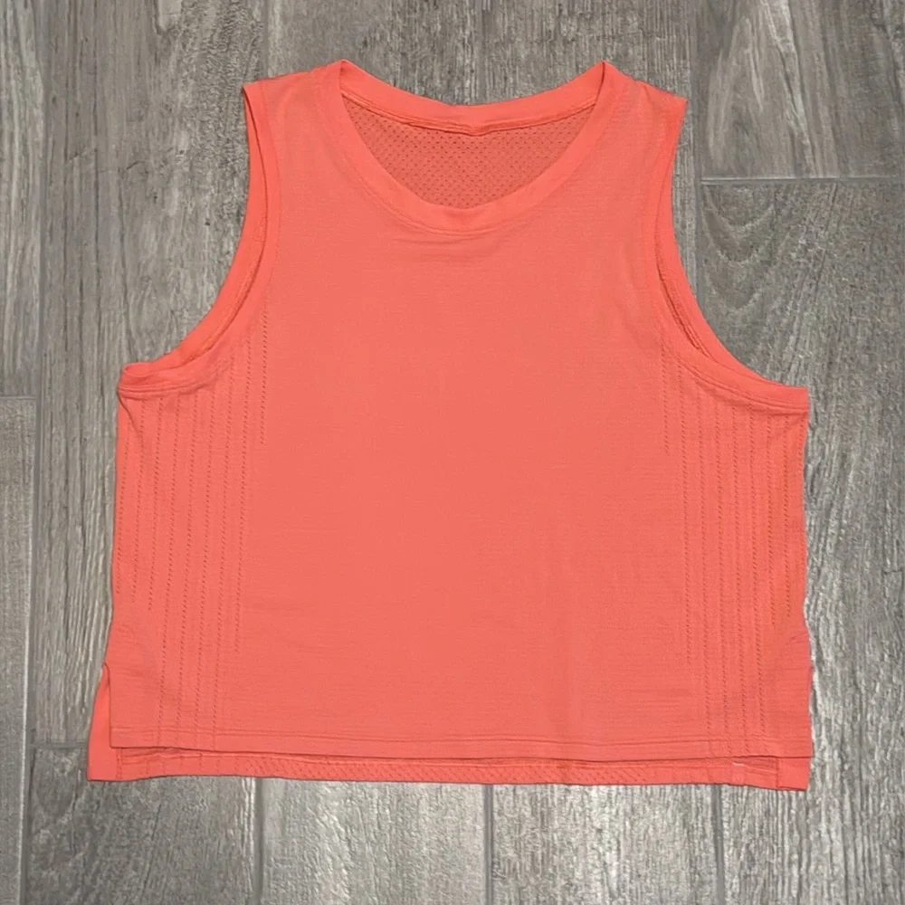 Lululemon train to be tank top